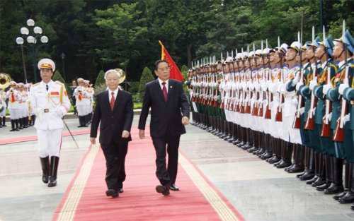 ທ່ານເລຂາທິການໃຫຍ່, ປະທານປະເທດລາວ ຈູມມາລີ ໄຊຍະສອນ ຢ້ຽມຢາມ ຫວຽດນາມ ຢ່າງເປັນທາງການ